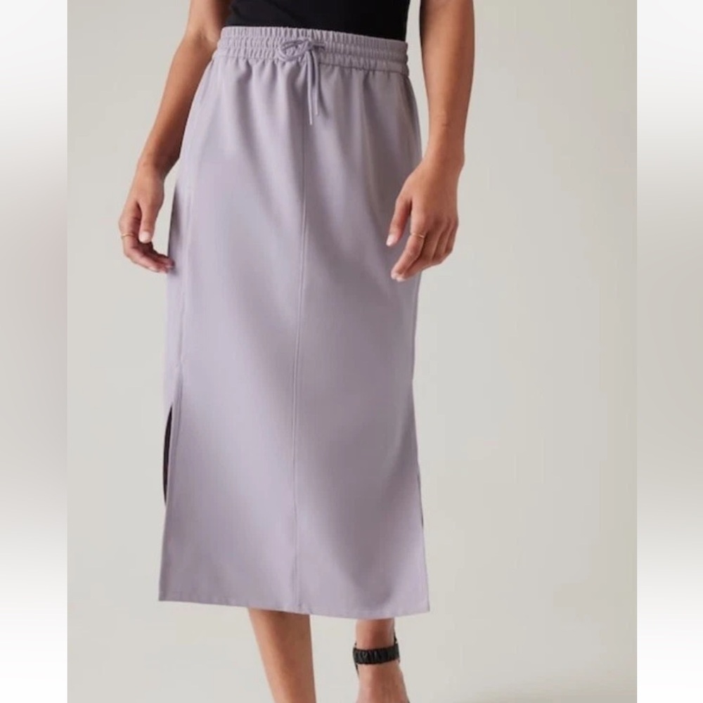 ATHLETA Stride Midi Skirt Violet Drawstring Pockets Side Slits Casual Core XS